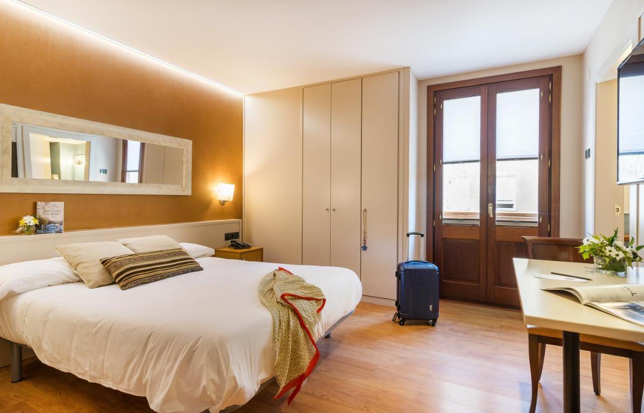 Els Cacadors De Ribes Hotel